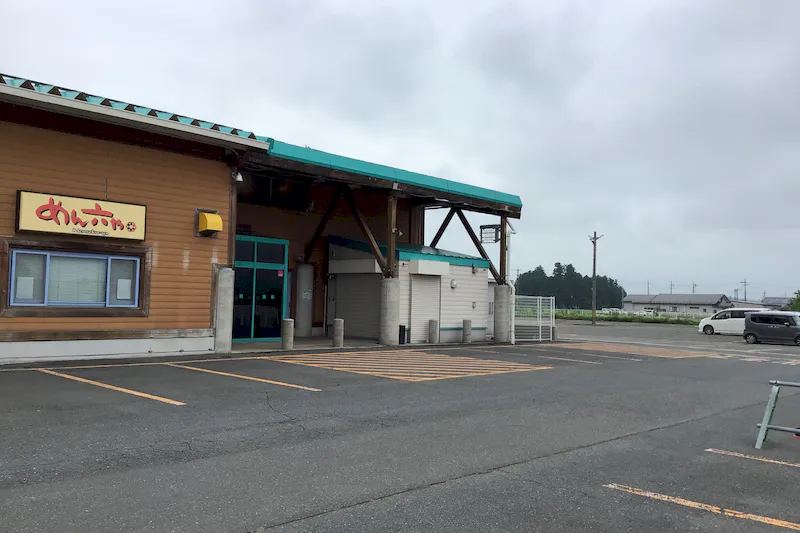 【ダイナム宮城加美店｜割引キャンペーン実施中】キッチンカーやプロモーションに最適なアミューズメント施設のイベントスペース(店舗駐車場（食事処側））