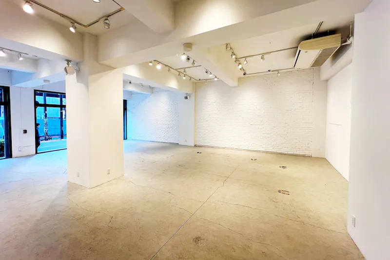 【渋谷駅8分】展示会、ポップアップ、ギャラリーに特化した裏渋谷エリアに位置するホワイトキューブ。無料什器豊富にご用意