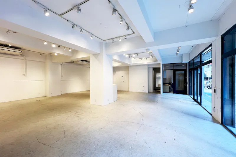 【渋谷駅8分】展示会、ポップアップ、ギャラリーに特化した裏渋谷エリアに位置するホワイトキューブ。無料什器豊富にご用意
