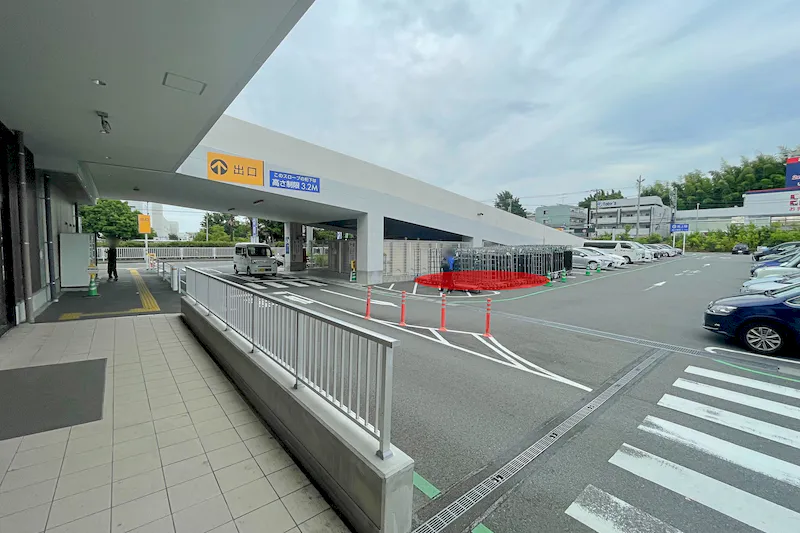 【イオンスタイル戸塚】キッチンカーでの出店に最適なショッピングセンター入口目の前の駐車場内にあるスペース
