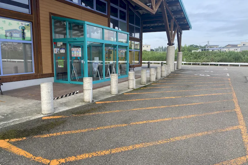 【ダイナム石川金沢専光寺店ゆったり館｜割引キャンペーン実施中】キッチンカーでの出店に最適なアミューズメント施設の駐車場イベントスペース