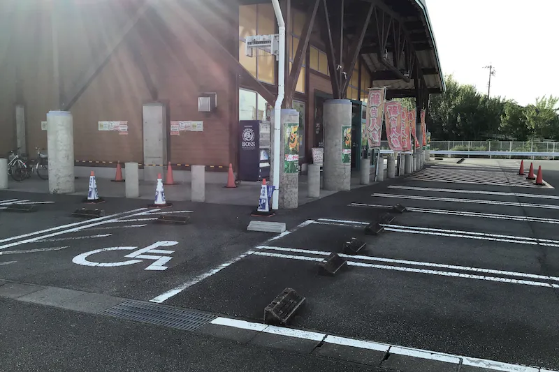 【ダイナム三重玉城店ゆったり館｜割引キャンペーン実施中】キッチンカーや各種プロモーションイベントに最適なアミューズメント施設のイベントスペース