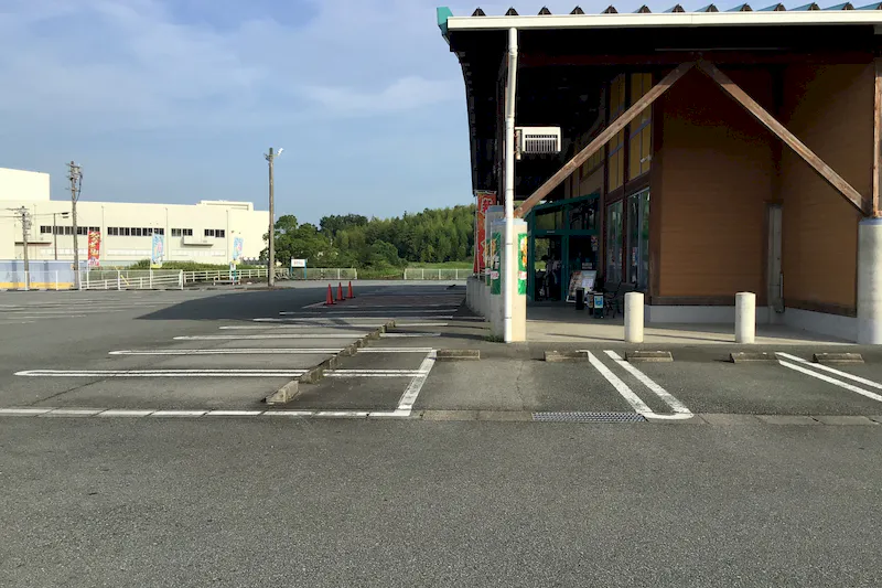 【ダイナム三重玉城店ゆったり館｜割引キャンペーン実施中】キッチンカーや各種プロモーションイベントに最適なアミューズメント施設のイベントスペース