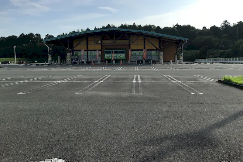 【ダイナム三重玉城店ゆったり館｜割引キャンペーン実施中】キッチンカーや各種プロモーションイベントに最適なアミューズメント施設のイベントスペース