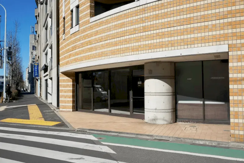 建物扉の外部分を一部貸しして物販などでもご利用いただけます。