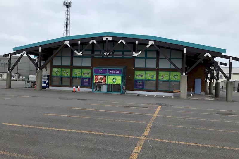 【ダイナム苫小牧東店｜割引キャンペーン実施中】キッチンカーやプロモーションに最適なアミューズメント施設のイベントスペース（駐車場）