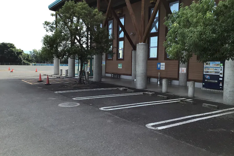 【ダイナム観音寺店｜割引キャンペーン実施中】キッチンカーやプロモーションに最適なアミューズメント施設のイベントスペース