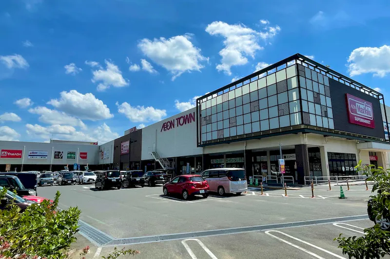 【イオンタウン成田富里】キッチンカーでの出店に最適な施設正面出入口に位置する視認性抜群の屋外スペース
