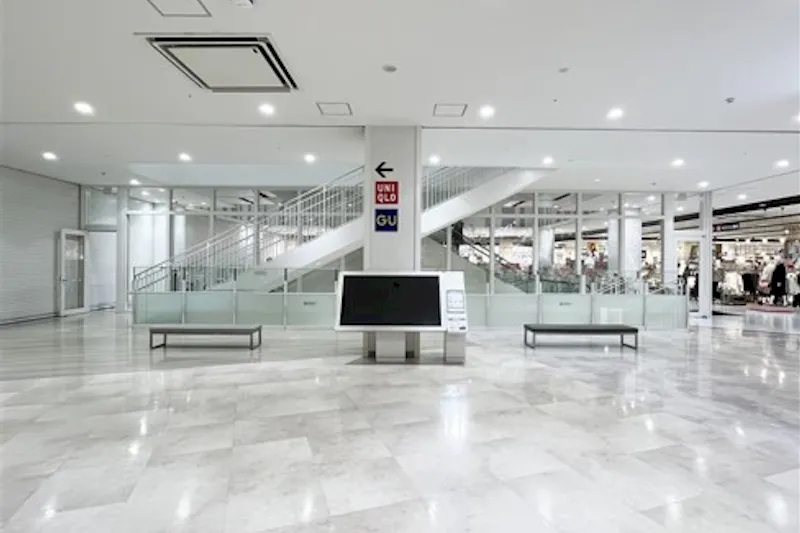 【イオンモール座間】2階南側階段横