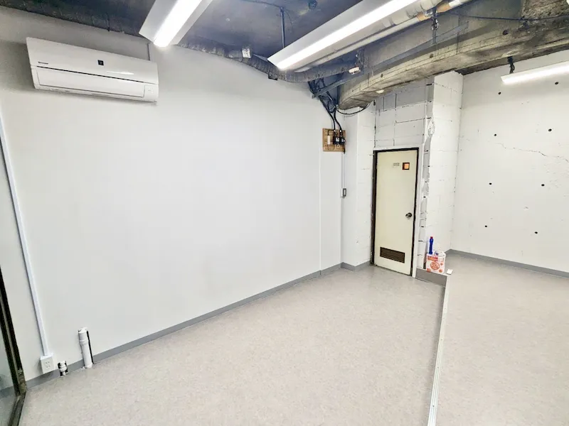 【武蔵小杉駅7分】路面スペース 内観2
