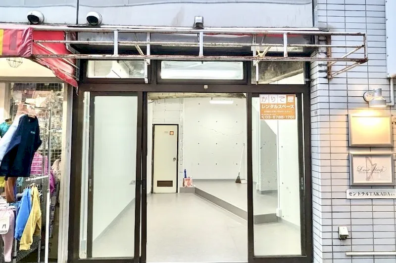 【武蔵小杉駅7分】ポップアップストアやプロモーションに最適な視認性抜群で白壁シンプルな路面スペースの画像