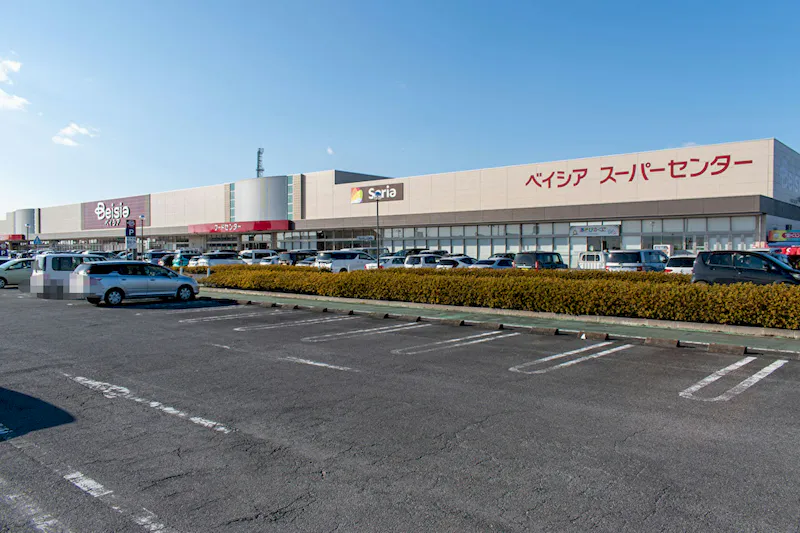 【ベイシア 玉造店】各種プロモーションや食物販に最適な食品側入り口ガラス面催事イベントスペース
