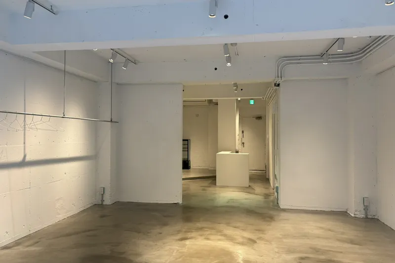 【LIGHT BOX SATELLITE｜表参道駅8分】壁面豊富な53㎡・展示映えする青山の路面ギャラリー