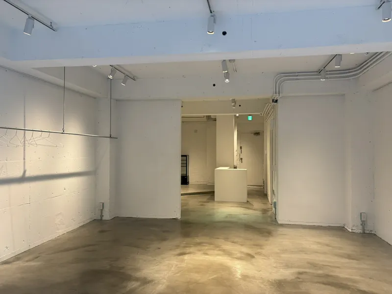 【LIGHT BOX SATELLITE｜表参道駅8分】壁面豊富な53㎡・展示映えする青山の路面ギャラリーの画像2
