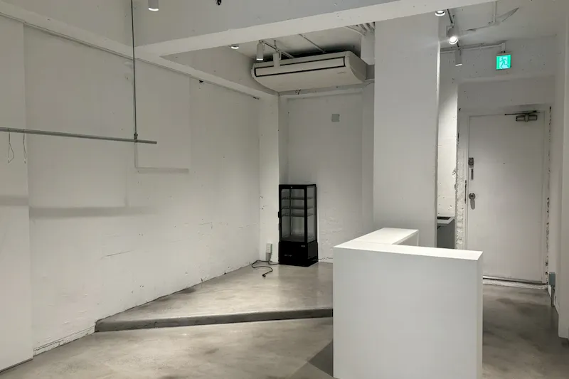 【LIGHT BOX SATELLITE｜表参道駅8分】壁面豊富な53㎡・展示映えする青山の路面ギャラリー