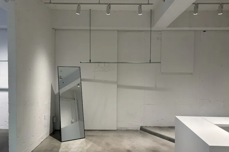 【LIGHT BOX SATELLITE｜表参道駅8分】壁面豊富な53㎡・展示映えする青山の路面ギャラリー