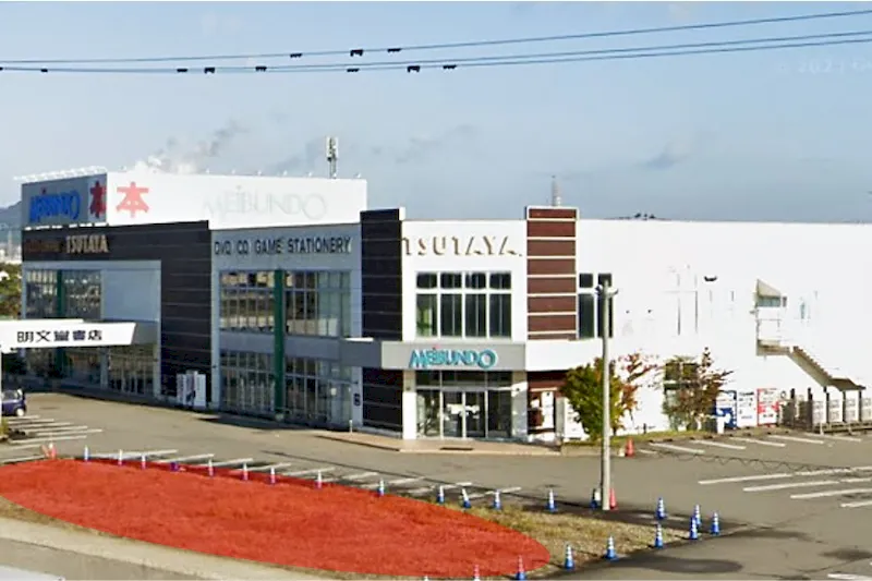 【明文堂書店TSUTAYA高岡射水店】キッチンカーや物販に適した駐車場スペース