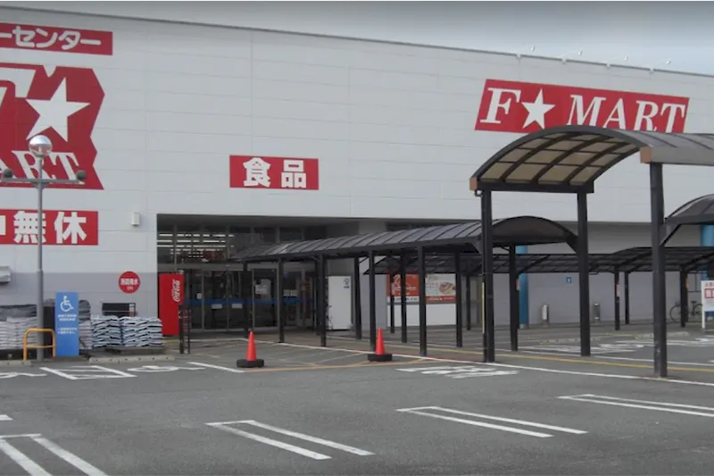 【エフマート津南】店内西側出入り口　販促プロモーションに最適なスーパー店内催事イベントスペース
