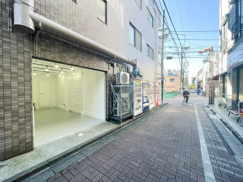 サンロード中の橋商店街入り口付近の好立地☆エアコン、トイレあり♪