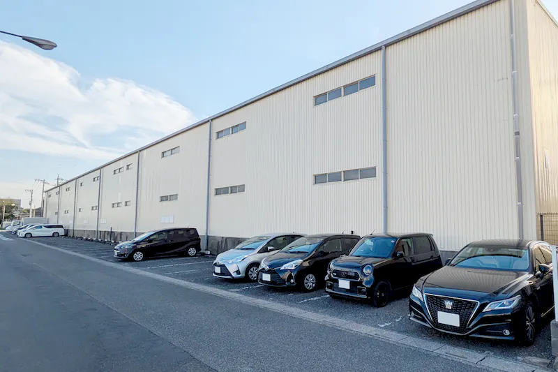 【北戸田駅8分｜Studio INDIGO】天井高9.5m・車両搬入もできる3区画一棟貸しの大型倉庫イベントスペース
