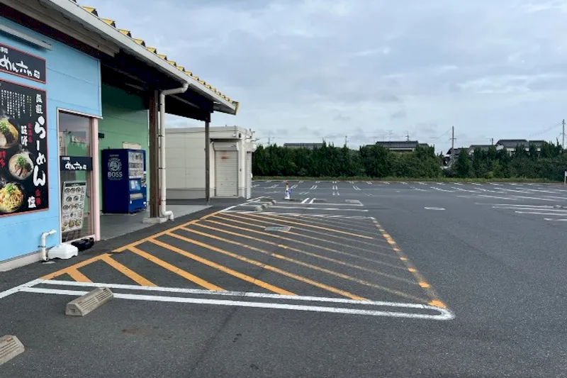 【ダイナム山口宇部店ゆったり館｜割引キャンペーン実施中】キッチンカーやプロモーションに最適なアミューズメント施設のイベントスペース（電源無し）