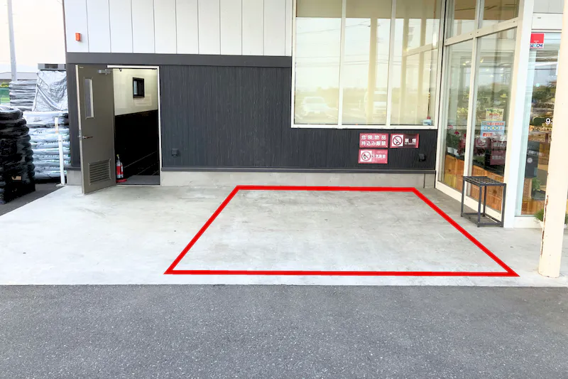 【おてんとさん涌谷店】販促プロモーションに最適な入口近くのレンタルスペース
