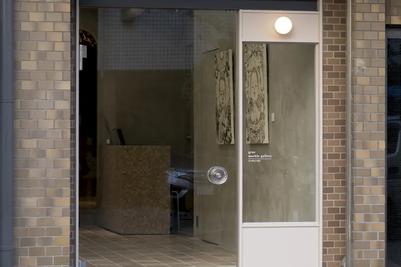 【新御徒町駅4分】個展やグループ展等のアート展やアパレルのポップアップストア、展示販売会に最適な視認性の良い路面のギャラリースペース
