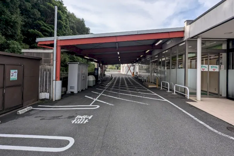 【ダイナム三重志摩南店｜割引キャンペーン実施中】キッチンカーや各種プロモーションイベントでの出店に最適なアミューズメント施設のイベントスペース