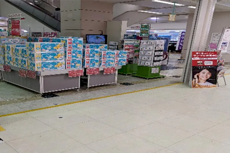 【イオン鴨川店】各種プロモーションや物販ポップアップストアに最適な1階エスカレータ横のイベントスペース