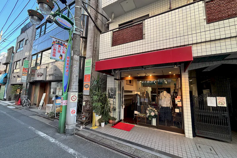 【経堂駅2分】ポップアップストアや展示会に最適な経堂本町通り沿いの商店街路面ガラス張りの商店街沿いの1店舗丸ごと貸切スペース