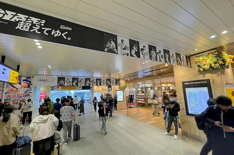 【ペリエ海浜幕張】スイーツ等のポップアップストアに最適なJR海浜幕張駅改札正面にあるスペース