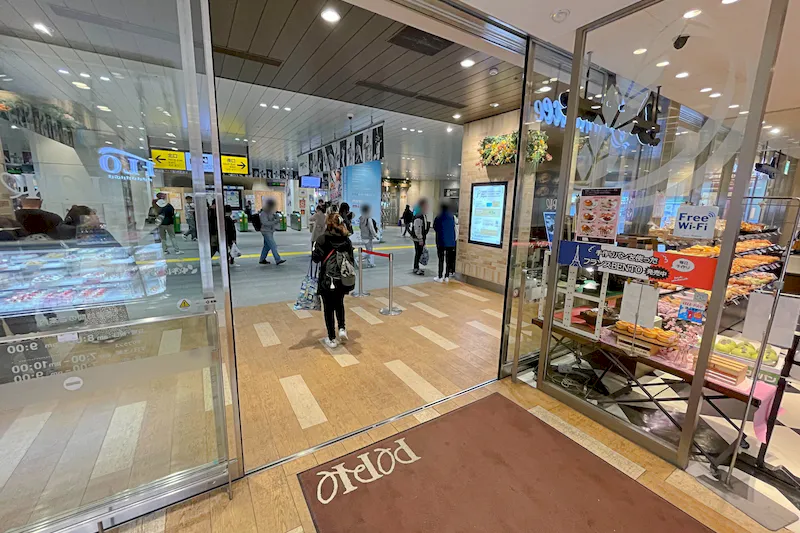 【ペリエ海浜幕張】スイーツ等のポップアップストアに最適なJR海浜幕張駅改札正面にあるスペース