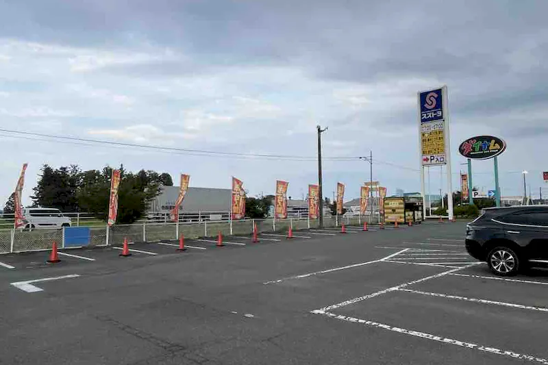 【ダイナム原町店｜割引キャンペーン実施中】プロモーションイベントの開催に最適なアミューズメント施設のイベントスペース（出入口前）