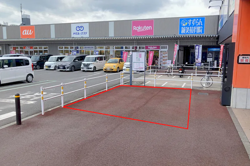 【イオンタウン鈴鹿玉垣】プロモーションイベントや物販イベントに最適なザ・ビッグ入口前にある通行量の多い屋外スペース