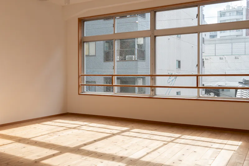 【松屋町駅6分】ポップアップや展示会に最適な白壁3階フロアをすべて利用可能な路面スペース