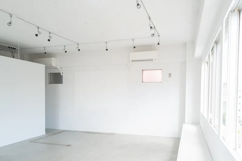 【明治神宮前〈原宿〉駅8分】展示会やポップアップストアに最適な白を基調としたスペース