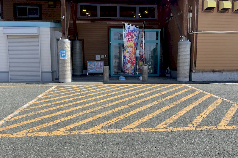 【ダイナム東根店｜割引キャンペーン実施中】キッチンカーの開催に最適なアミューズメント施設のイベントスペース