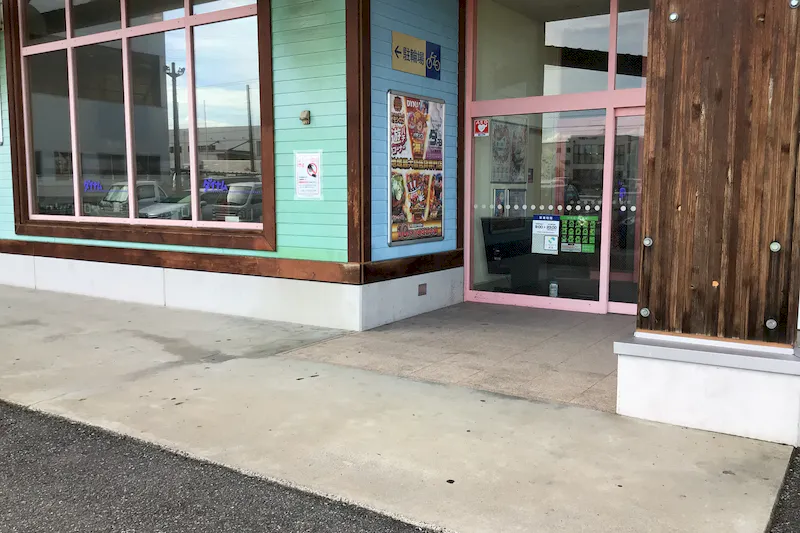 【ダイナム福井越前店ゆったり館｜割引キャンペーン実施中】キッチンカーやプロモーションイベントの開催に最適なアミューズメント施設のイベントスペース