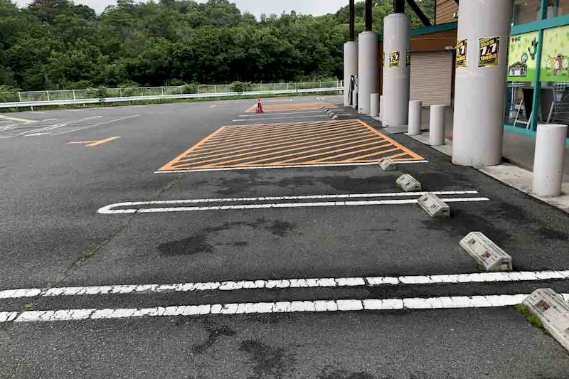 【ダイナム三重名張店ゆったり館｜割引キャンペーン実施中】キッチンカーや各種プロモーションイベントでの出店に最適なアミューズメント施設のイベントスペース