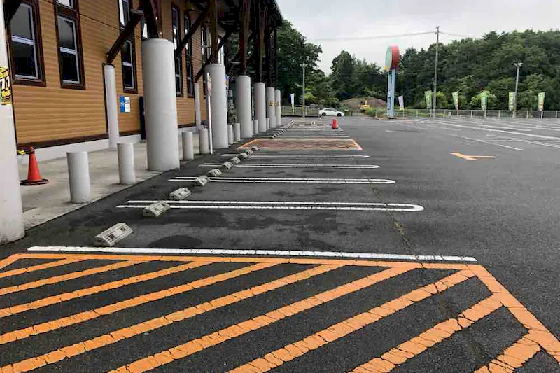 【ダイナム三重名張店ゆったり館｜割引キャンペーン実施中】キッチンカーや各種プロモーションイベントでの出店に最適なアミューズメント施設のイベントスペース