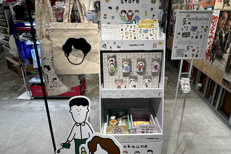 【ラフォーレ原宿／明治神宮前駅1分】愛と狂気のマーケット ポップアップストアやアート展示、商品PR等に最適、販売員スタッフ不要なラック(貸出什器)