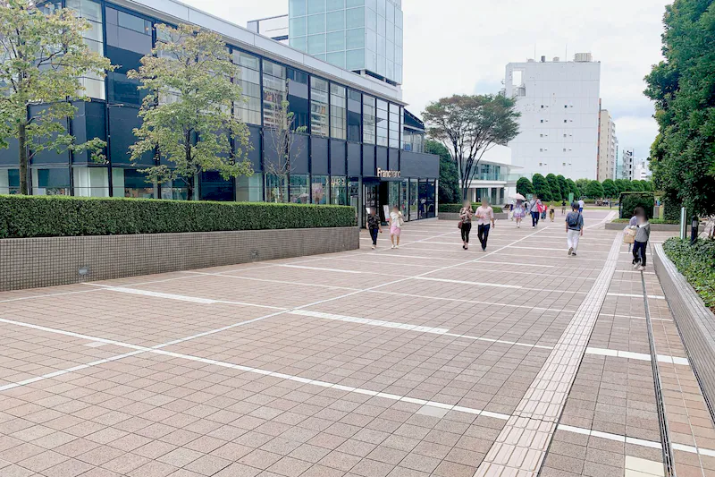 【新宿サザンテラスマルシェ / 2026年は原則第2土日・第4土日の月4日間開催 / 新宿駅南口2分】バスタ新宿そば、新宿サザンテラス(屋外)開催のマルシェスペース