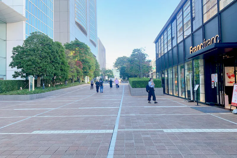 【新宿サザンテラスマルシェ / 2026年は原則第2土日・第4土日の月4日間開催 / 新宿駅南口2分】バスタ新宿そば、新宿サザンテラス(屋外)開催のマルシェスペース