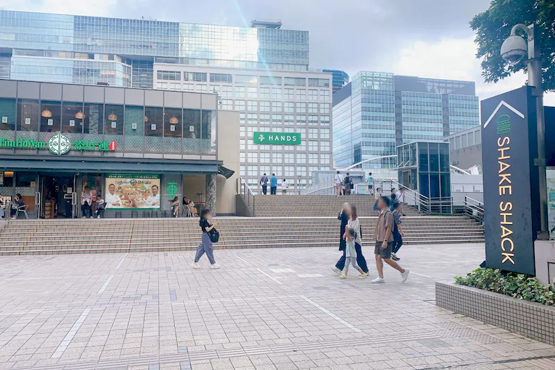 【新宿サザンテラスマルシェ / 2026年は原則第2土日・第4土日の月4日間開催 / 新宿駅南口2分】バスタ新宿そば、新宿サザンテラス(屋外)開催のマルシェスペース