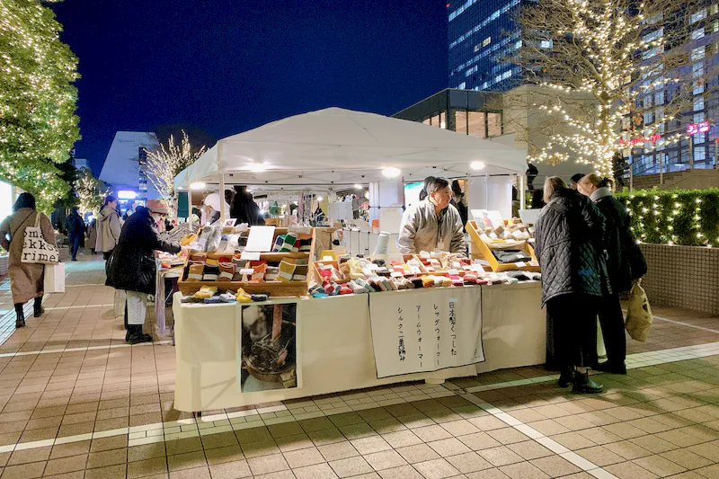 【新宿サザンテラスマルシェ / 2026年は原則第2土日・第4土日の月4日間開催 / 新宿駅南口2分】バスタ新宿そば、新宿サザンテラス(屋外)開催のマルシェスペース