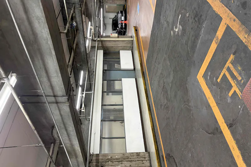 【ウィング新橋】京急しんちか駐車場内の小部屋_新橋_銀座