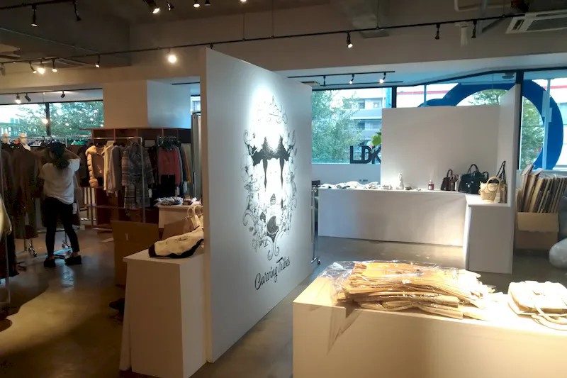 【覚王山駅8分】大規模な展示販売会やグループ展、ポップアップストアに最適な天井高で開放的な広さが特徴的なイベントスペース