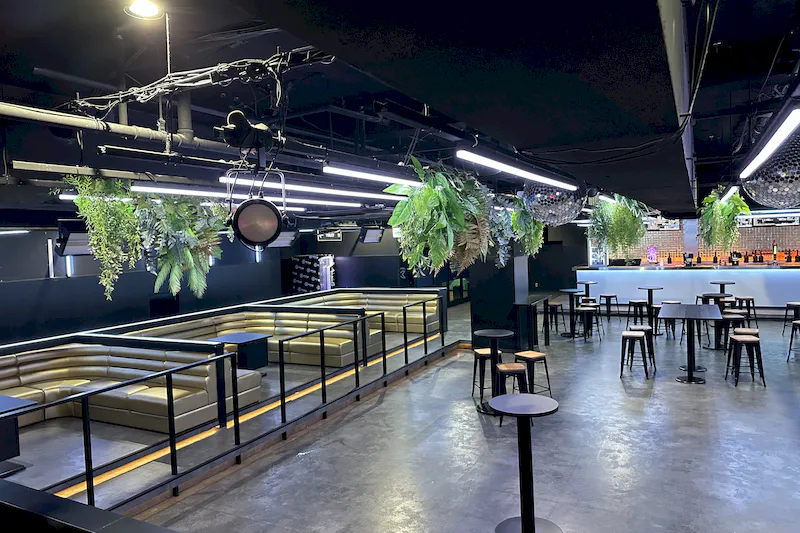 【新宿三丁目駅2分】イベント・撮影に適した伊勢丹新宿店前ゴールデン街付近の大型スペース