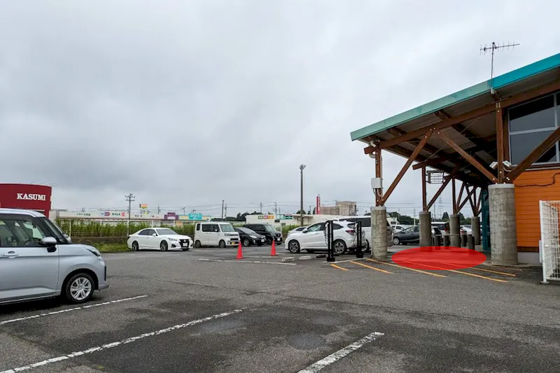 【ダイナム八街店｜割引キャンペーン実施中】キッチンカー出店やプロモーションイベントに最適なアミューズメント施設のイベントスペース（②カスミ側）