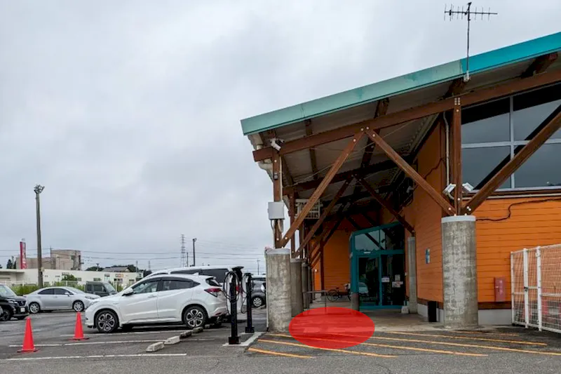 【ダイナム八街店｜割引キャンペーン実施中】キッチンカー出店やプロモーションイベントに最適なアミューズメント施設のイベントスペース（②カスミ側）